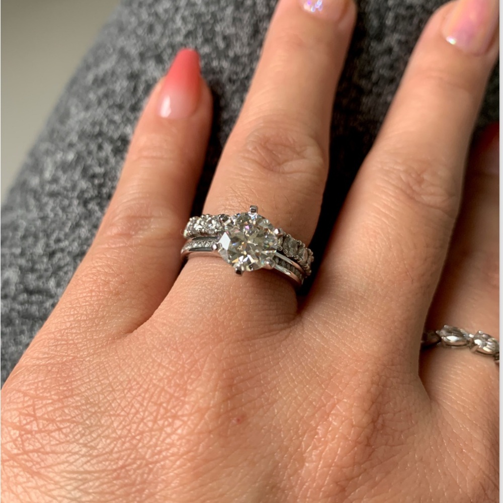 Lab Grown Elegant ring in 14kt white gold Ring 2.5 total carat weight - Picture 2 of 11